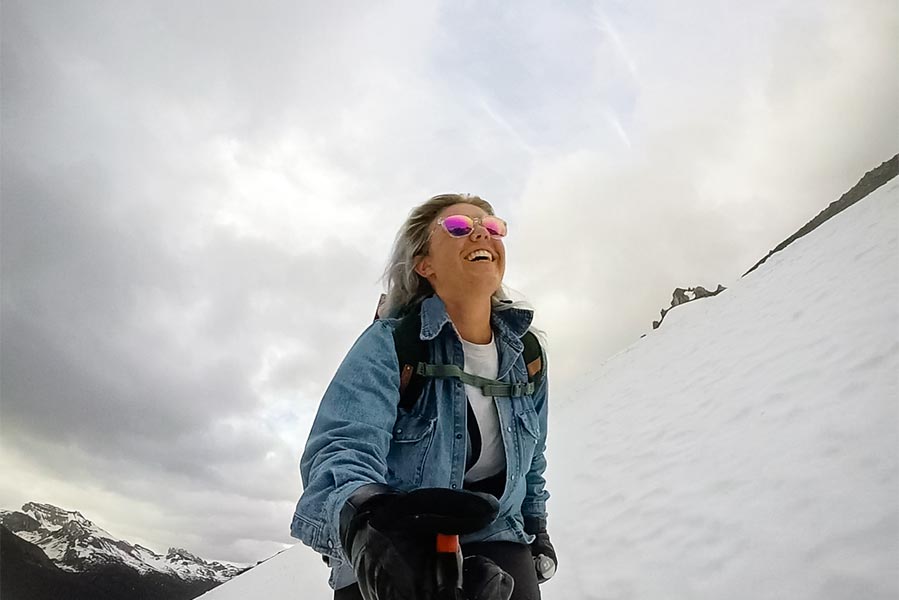 Spivo 360 Swivel Selfie Stick GoPro skiing